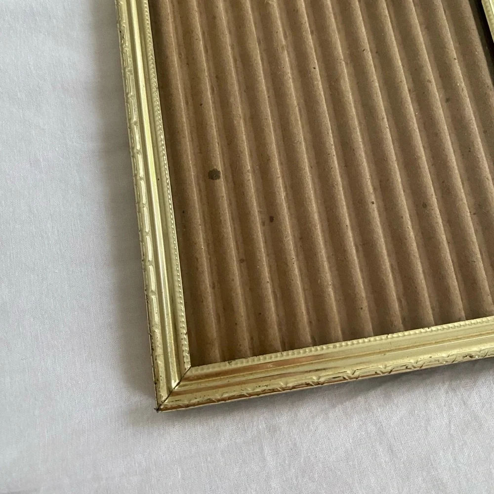 VINTAGE SMALL GOLD PHOTO FRAME PICTURE FRAME